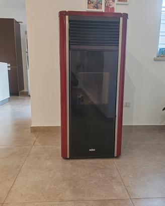stufa a pellet Ravelli HRV 160 HIDRO 