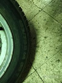 cerchi in lega da 14 per vecchie Alfa Romeo. 