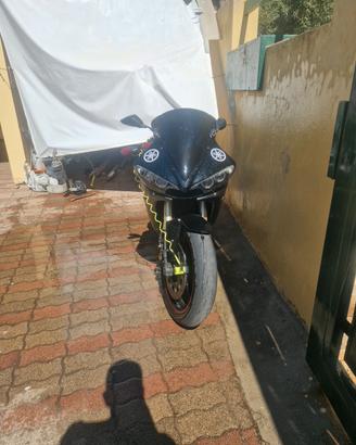 r6 2003
