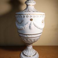 vaso potiche in porcellana dipinto a mano 