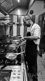 Aiuto cuoco con prospetto di crescita