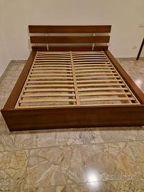 Struttura letto matrimoniale con rete a doghe