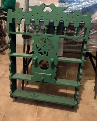 Scaffale porta spezie decorato in legno 