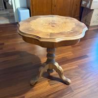 Tavolino vintage "a biscotto" intarsiato