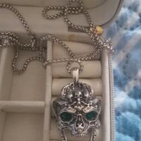 collana in acciaio con teschio 