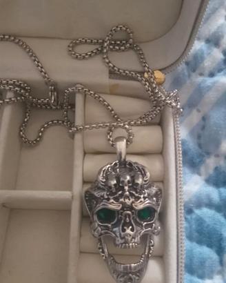 collana in acciaio con teschio 