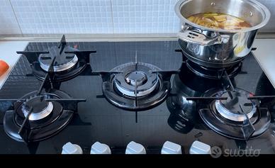 Piano cottura Indesit 5 fuochi vetro