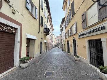 2 LOCALI A DESENZANO DEL GARDA