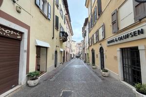 2 LOCALI A DESENZANO DEL GARDA