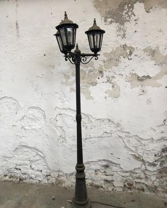 LAMPIONE DA ESTERNO  H 220 ALLUMINIO PRESSO FUSO 