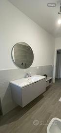 Mobile bagno sospeso moderno con lavabo