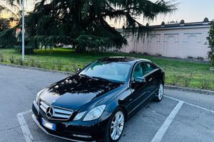 Mercedes-benz E 220 CDI Coupé