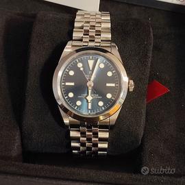 N79640-0002 black bay One 36