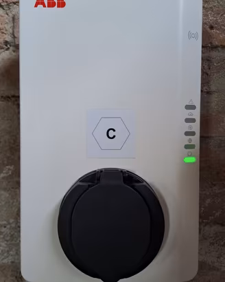 Colonnina ricarica ABB - Terra AC Wallbox - 22 kw