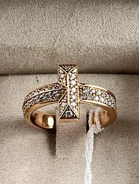 Anello in oro rosa con diamanti