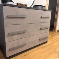 Cassettiera e due comodini