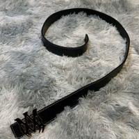 Cintura AMIIRI in pelle nera con fibbia monogramma