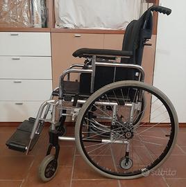 Carrozzina per anziani