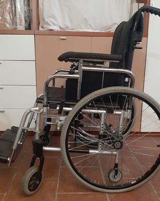Carrozzina per anziani