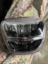 Fanale faro anteriore per piaggio beverly 300/400