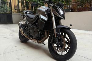 Honda Hornet 750 (2023 ) sbiellata