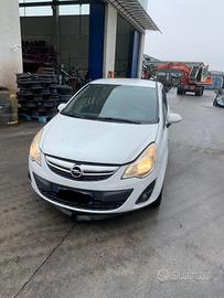 Ricambi Opel Corsa 2013 - Veicolo per ricambi