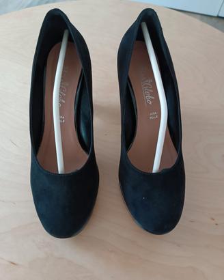 Scarpe nere donna con tacco e plateau 