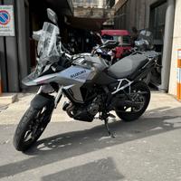 Suzuki V Strom DL 800