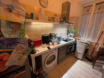 Cucina attrezzata cappa forno e piano induzione