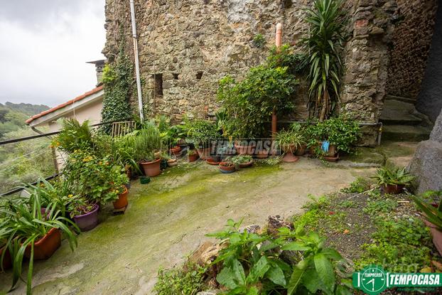 TERRATETTO CON GIARDINO PRIVATO A SAN VENERIO ALTO