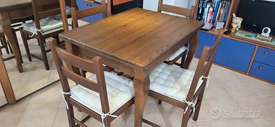 Tavolo più 4 sedie da cucina