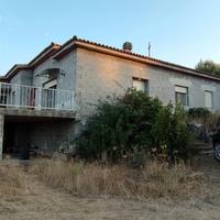 Due ville con 4 ettari terreno