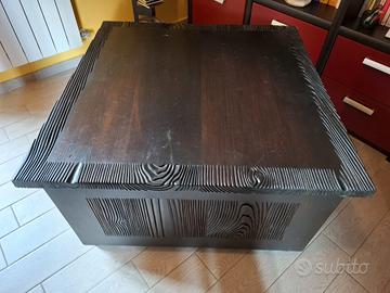 tavolino in legno massiccio intarsiato 