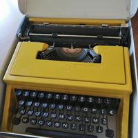 Macchina da scrivere Olivetti Underwood 310