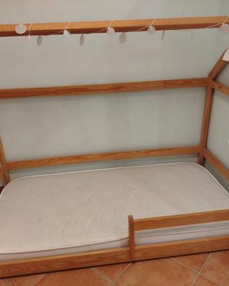 Letto a casetta Montessori in legno naturale 