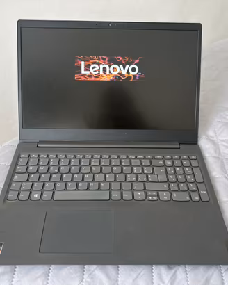 Lenovo V15-ADA - Ryzen 3 / 8GB RAM / SSD 256GB