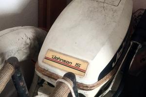 Gommone in vetroresina e motore 15cv