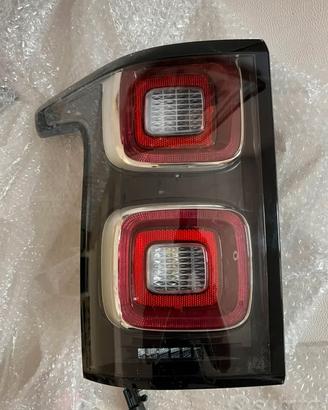 Fari posteriori e paraurti  range rover l405