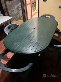 Tavolo da esterno con 4 sedie