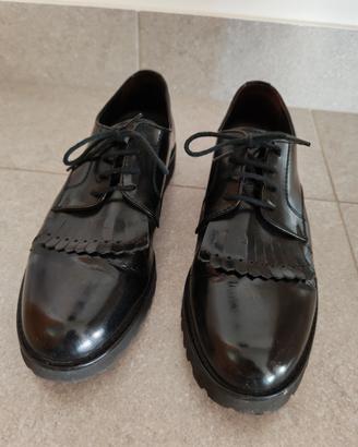 scarpe stringate nere