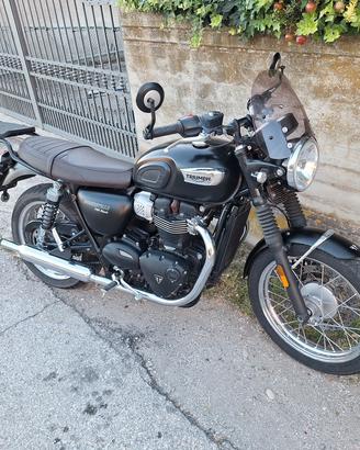 Triumph T100 black