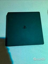 PS4 SLIM + 2 CONTROLLER + 4 GIOCHI 