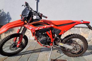 Moto Beta RR Enduro 125cc AC 4 tempi a iniezione