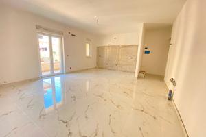 VIA INNAMORATI; Appartamento+Box MAV216