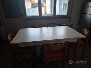tavolo cucina con 4 sedie