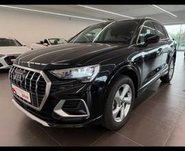 AUDI Q3 35 TFSI Business Advanced