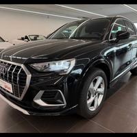 AUDI Q3 35 TFSI Business Advanced