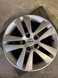 cerchi in lega R16 opel astra