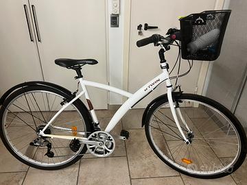 Bicicletta donna city bike b’twin decathlon bianca
