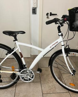 Bicicletta donna city bike b’twin decathlon bianca